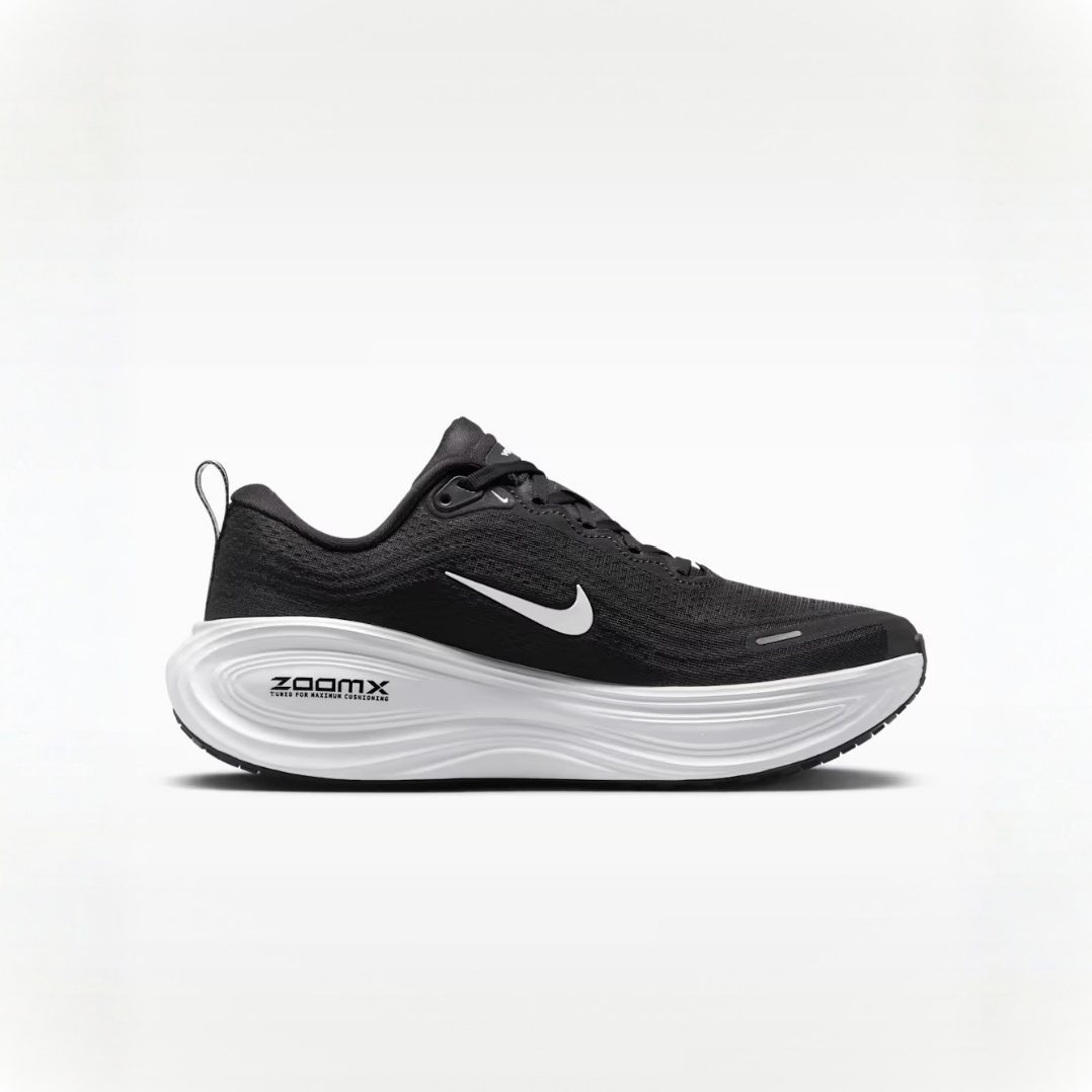 Vomero Plus Black White