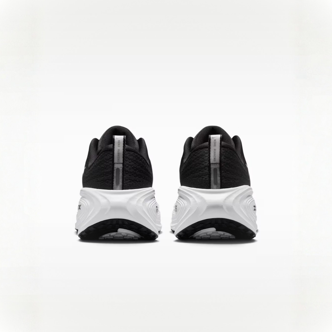 Vomero Plus Black White