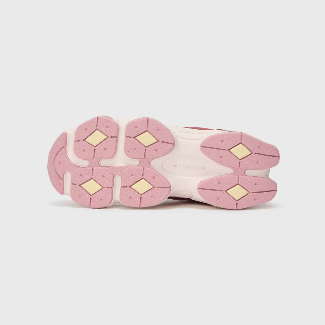 9060 "Pink Red Velvet"