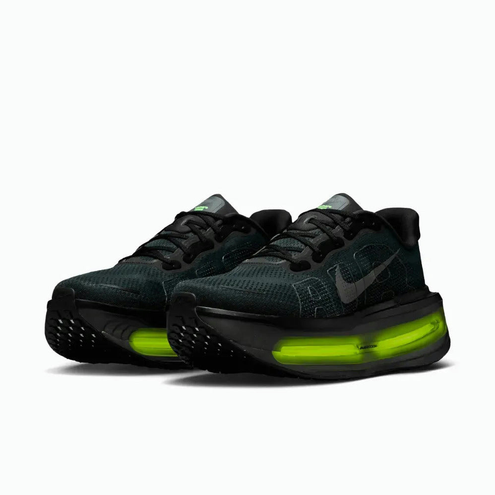 Vomero Premium Black Volt
