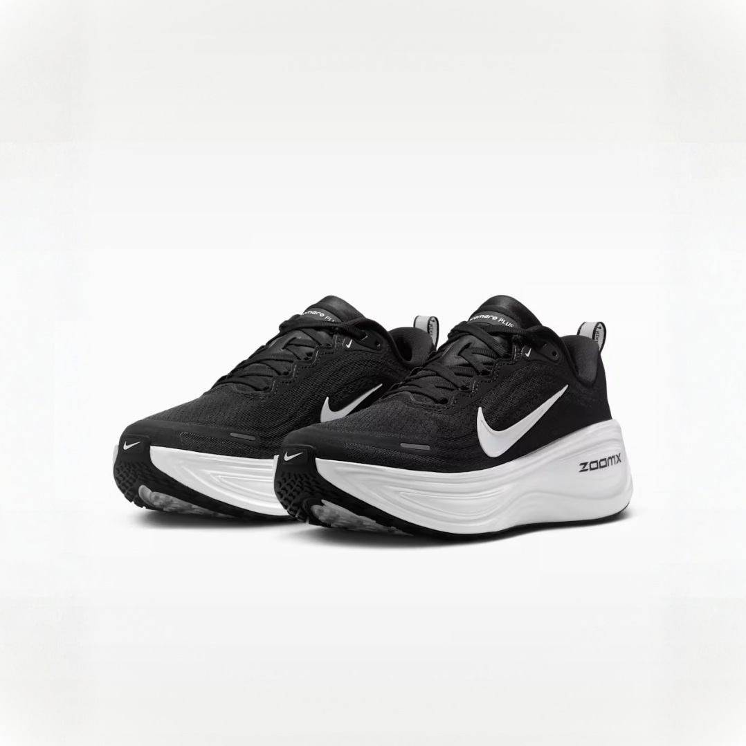 Vomero Plus Black White