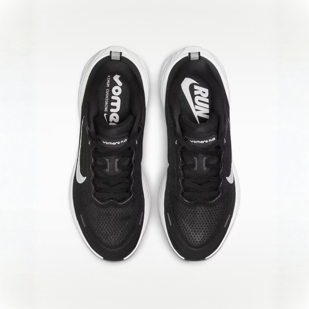 Vomero Plus Black White
